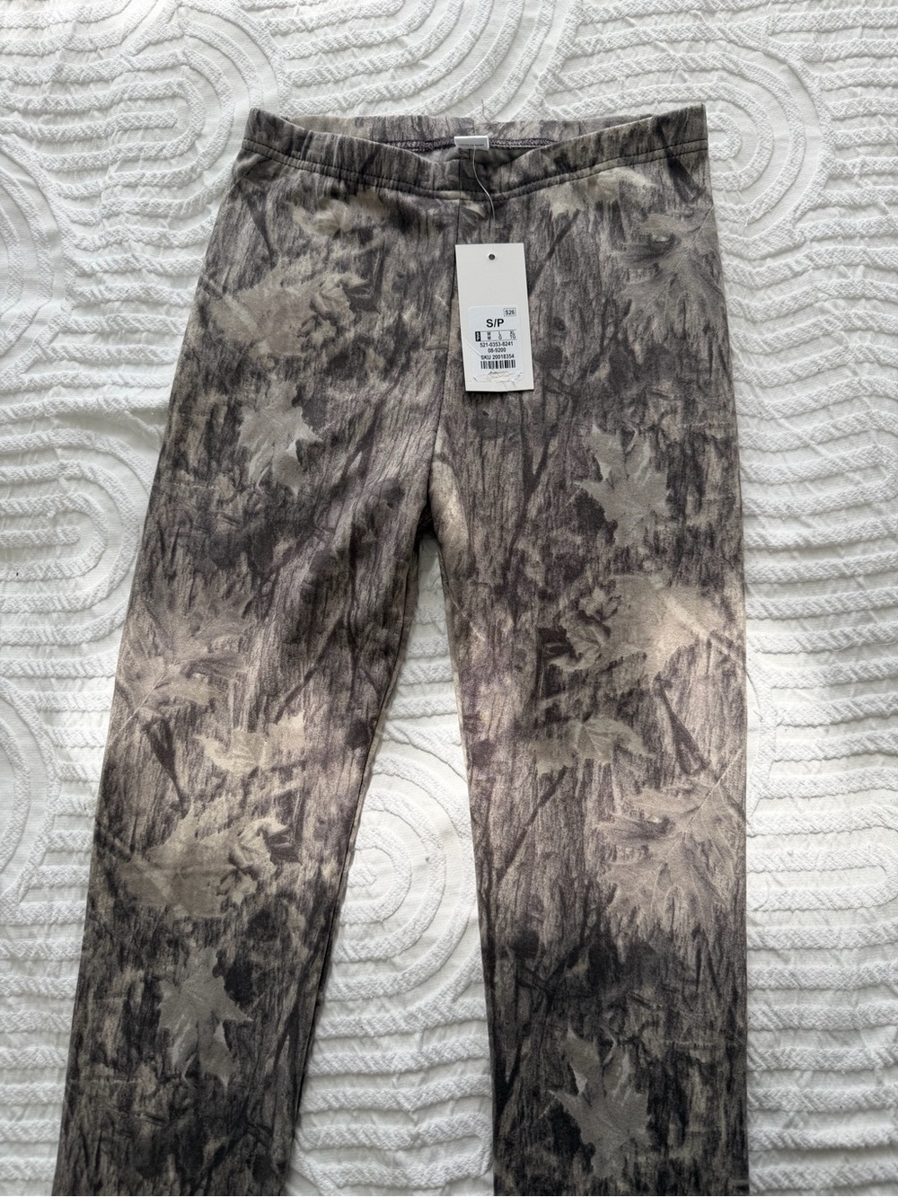 Neutral Tie-Dye Leggings with Leaf Motif